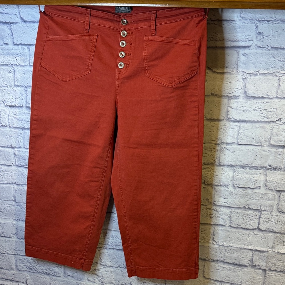 Torrid Red Cropped Pants